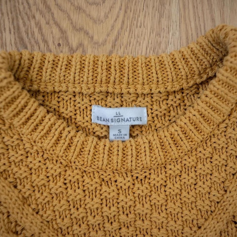 LL Bean Signature Chunky Cable Knit Sweater - Picture 8 of 8